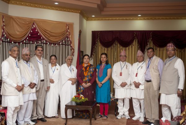 om-shanti-group-offering-rakshyabandhan-to-the-president2