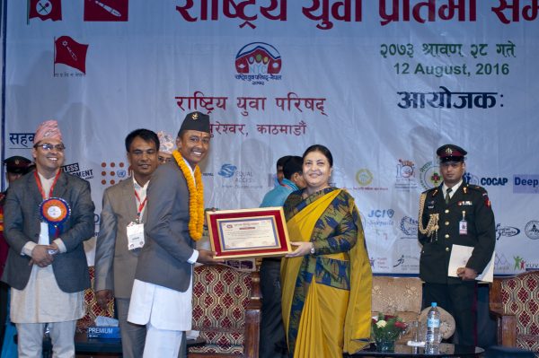 honoring-youths-on-int-youth-day3